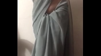 Desi Young Slut Wife In Saree