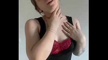 Нежная хозяйка велит тебе сбросить напряжение после тяжелого дня